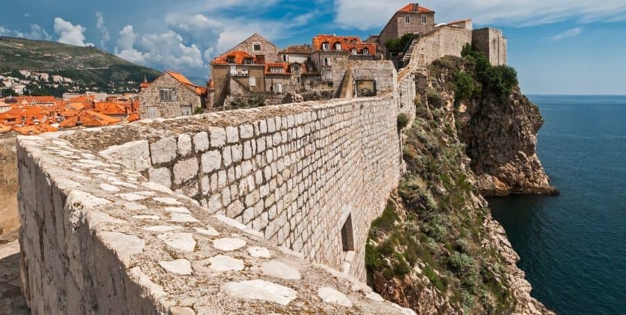 explore-dubrovnik-old-city-walls.jpg
