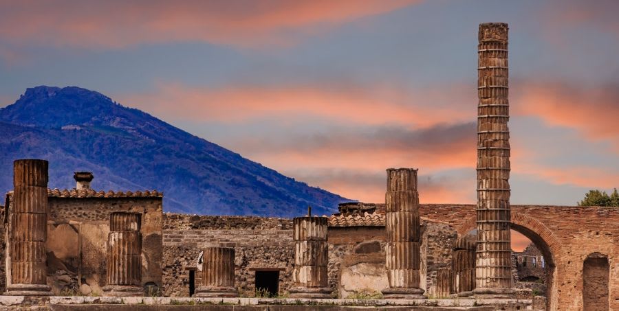experience-pompeii-on-italy-holiday.jpg