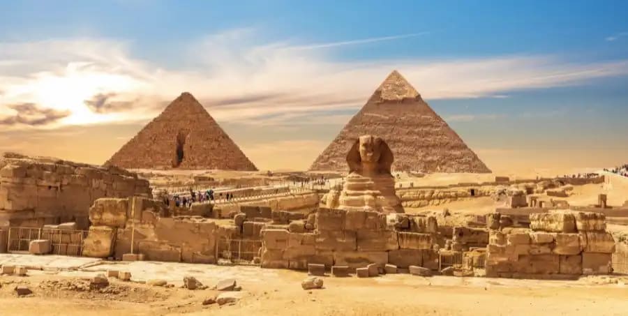 see-pyramids-of-giza-experience-egypt-in-december.webp