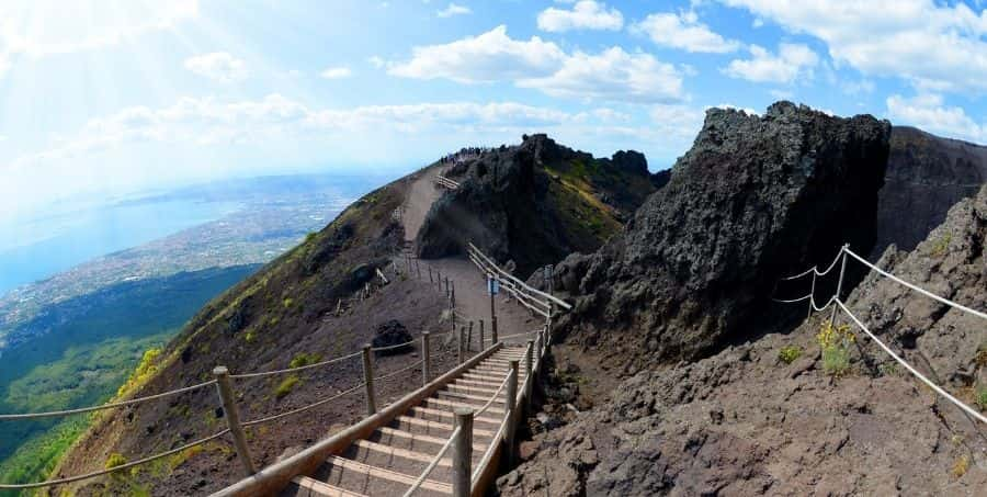 hike-mount-vesuvius.jpg