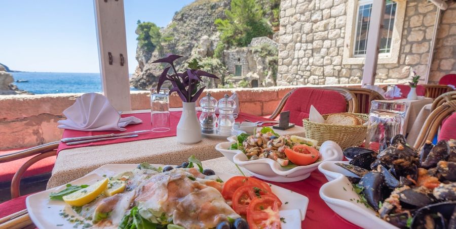 experience-croatian-food-on-dubrovnik-holiday.jpg