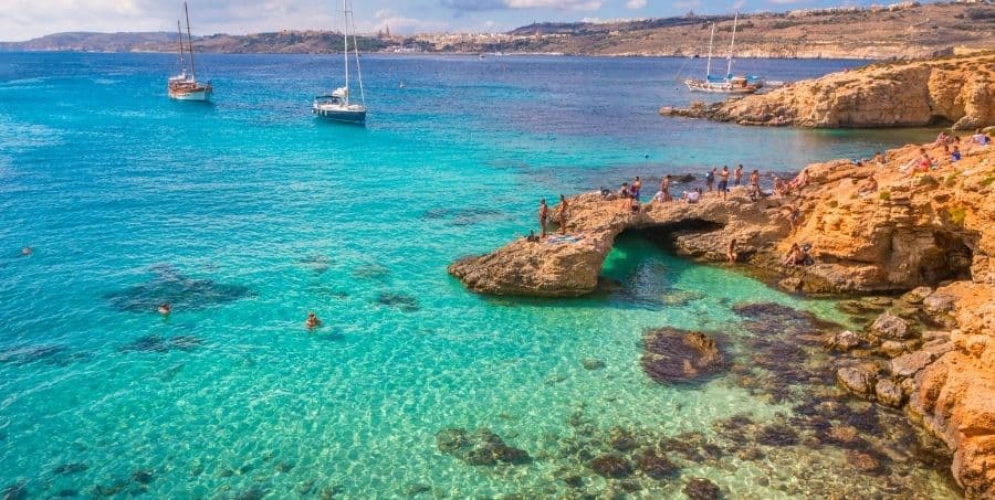 visit-blue-lagoon-in-comino-island.jpg