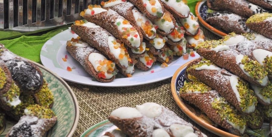 experience-cannoli-in-sicily.jpg