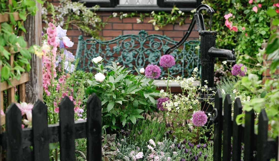 Experience the Chelsea Flower Show