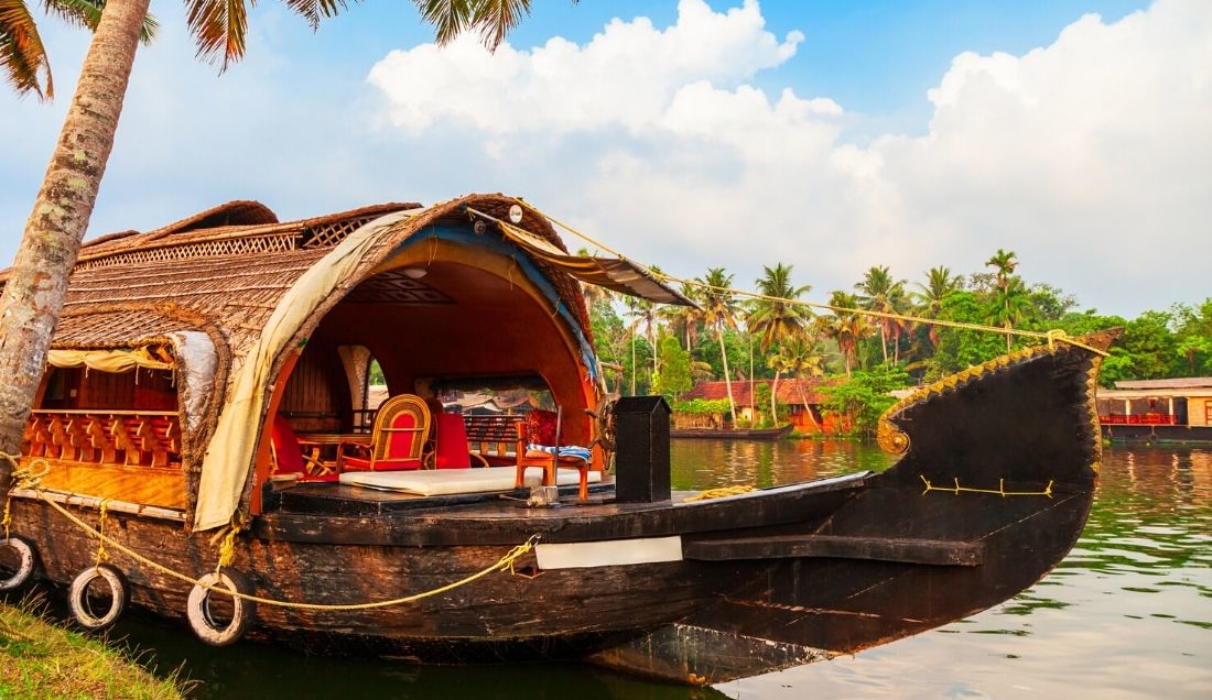 Experience a Traditional Houseboat in Kumarakom