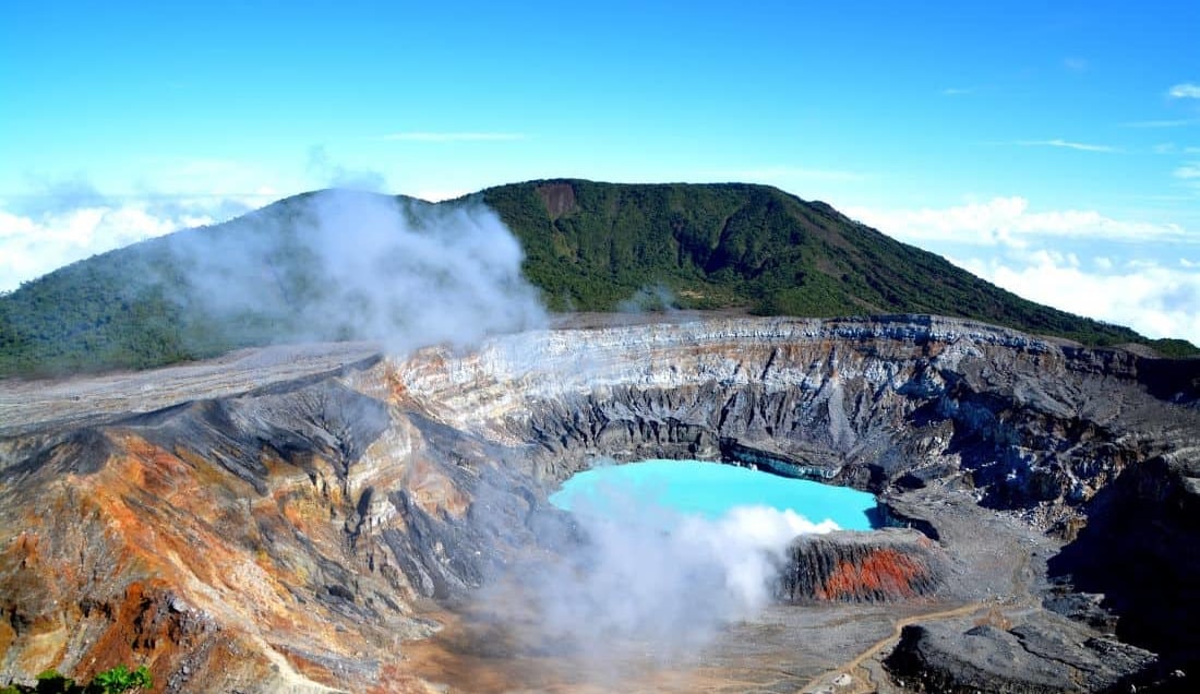 Discover Poas Volcano National Park