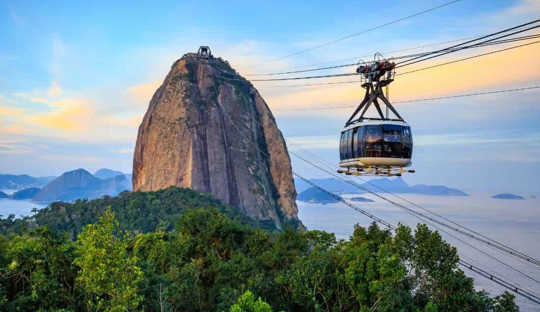 Take the cable car to the Sugarloaf Mountain