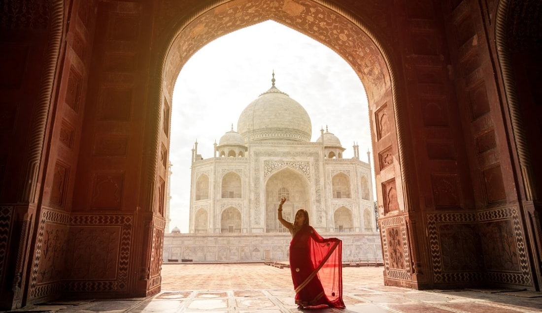 India’s Golden Triangle: Taj Mahal & Ranthambore Safari incl. Dubai extension