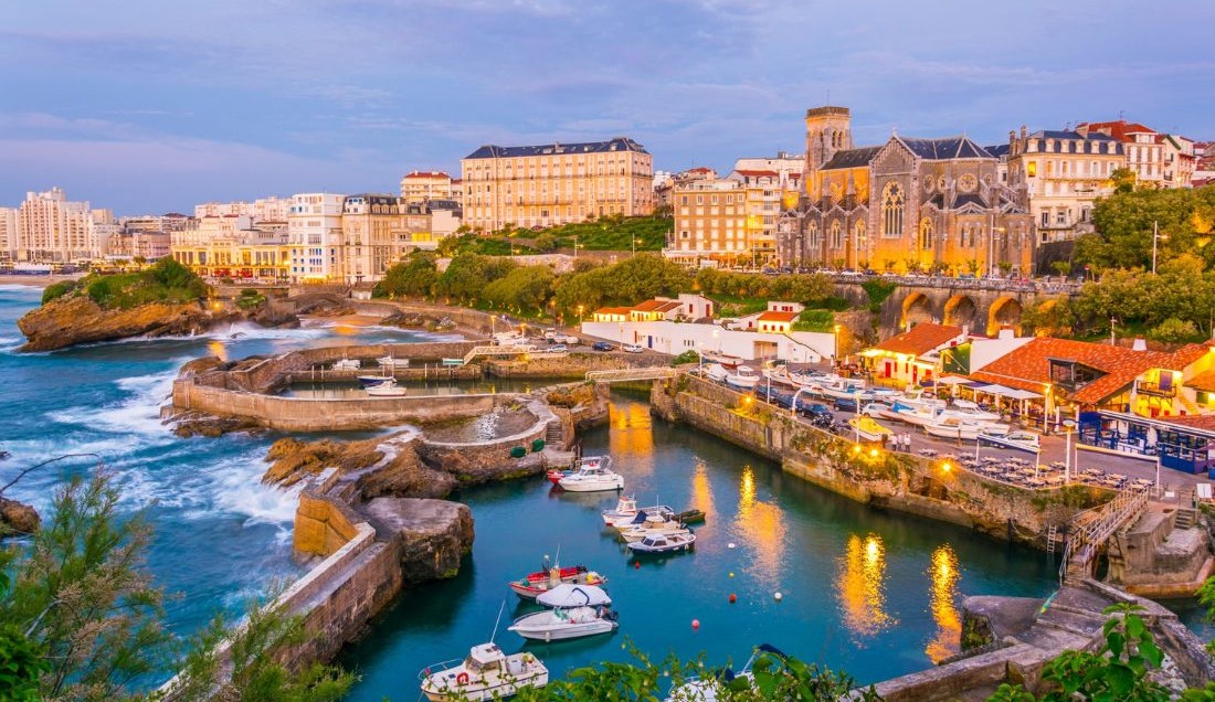 Visit Biarritz bay