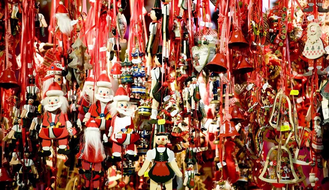 Shop for Christmas gifts in Vienna
