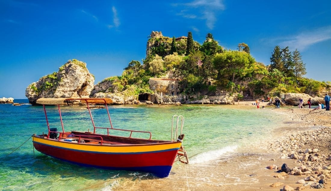 Relax on the beaches of Sicily