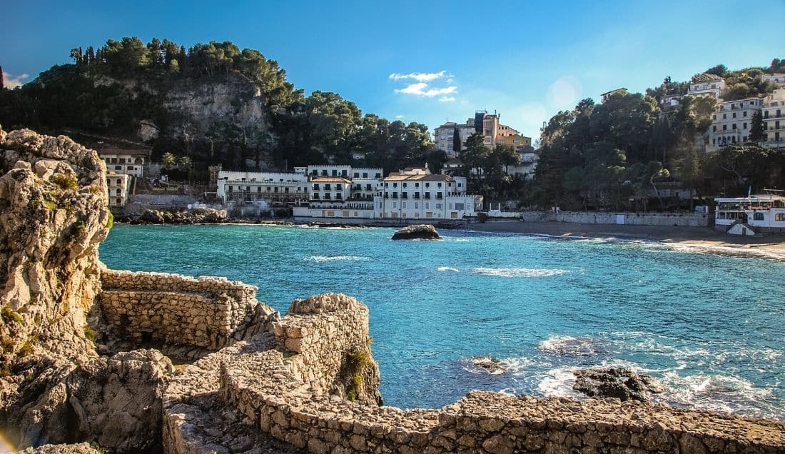 Enjoy leisure time in Giardini Naxos