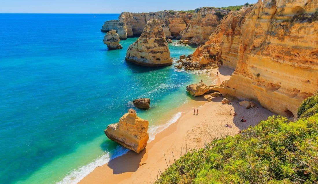 Enjoy a relaxing holiday to the Algarve