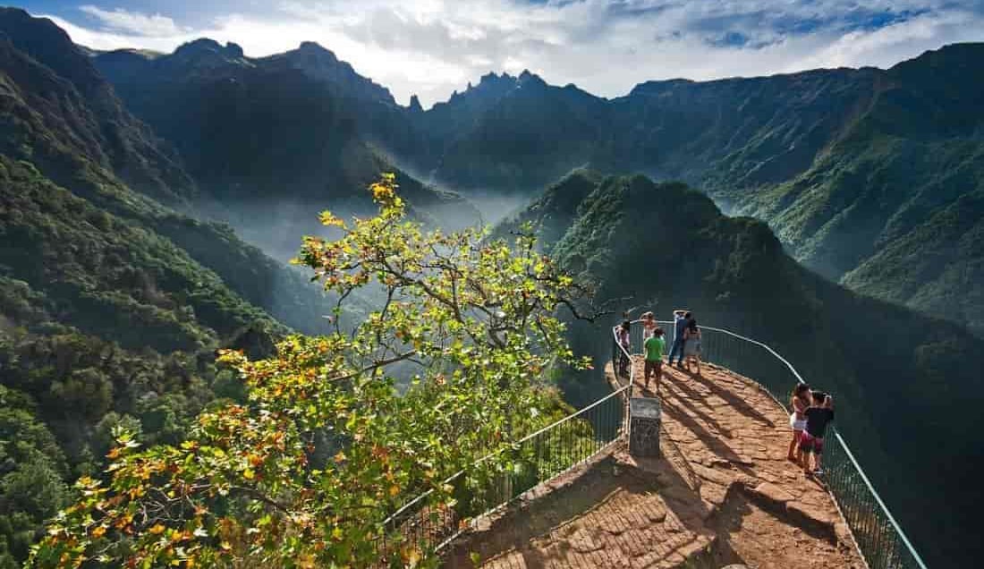 Visit Ribeiro Frio natural park