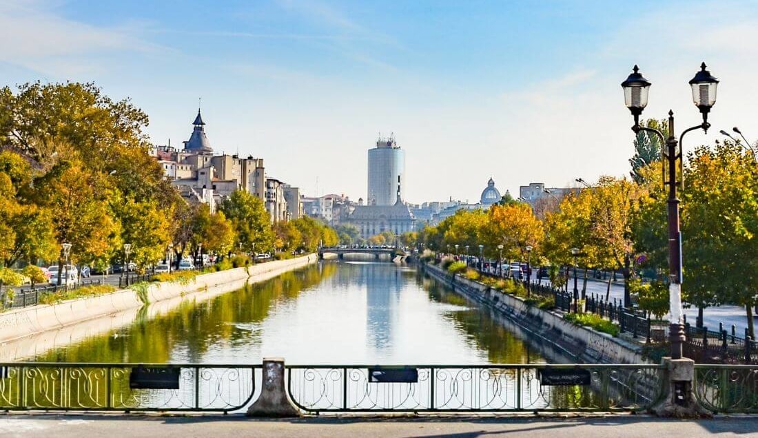 See the Dâmbovița River in Bucharest 
