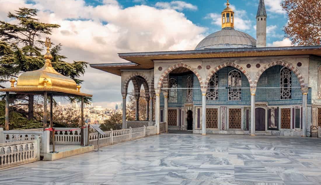 See how the Ottoman Sultans lived at Topkapi Palace