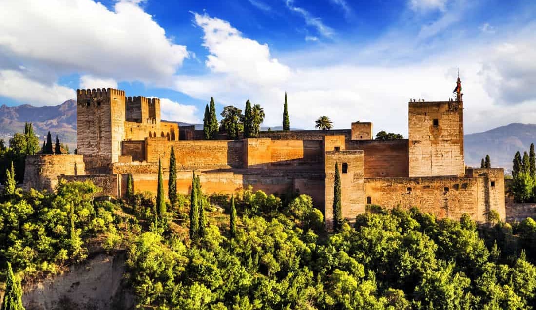 Visit La Alhambra
