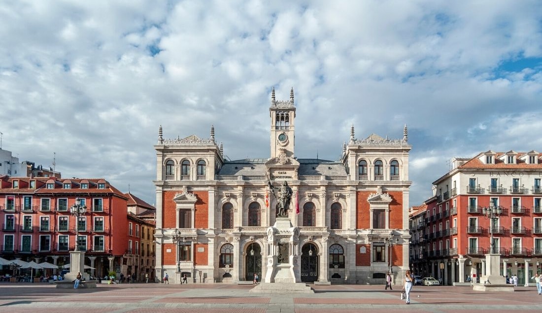 Explore Plaza Mayor de Valladolid