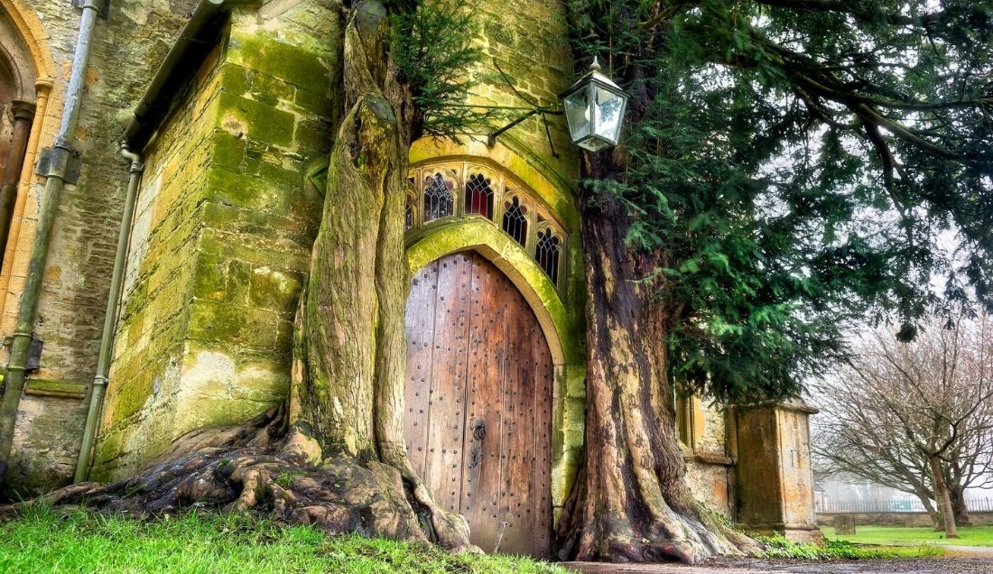 See the St Edwards Church on a Trip to Stow on the Wold