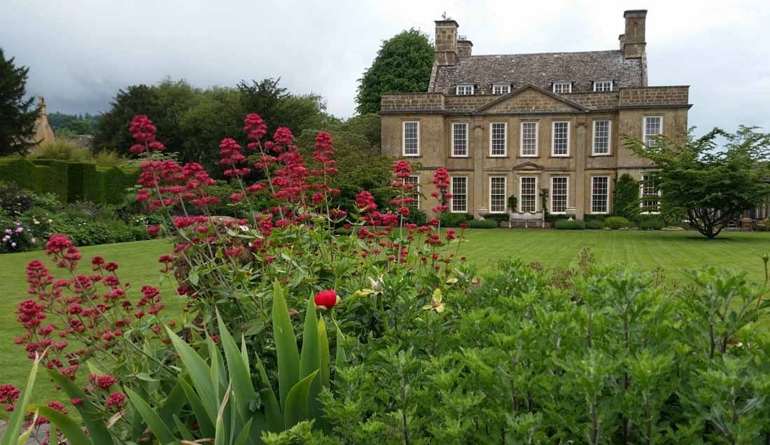 Explore Bourton House Garden