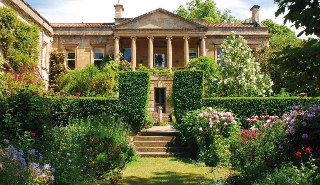 Explore Kiftsgate Court Gardens