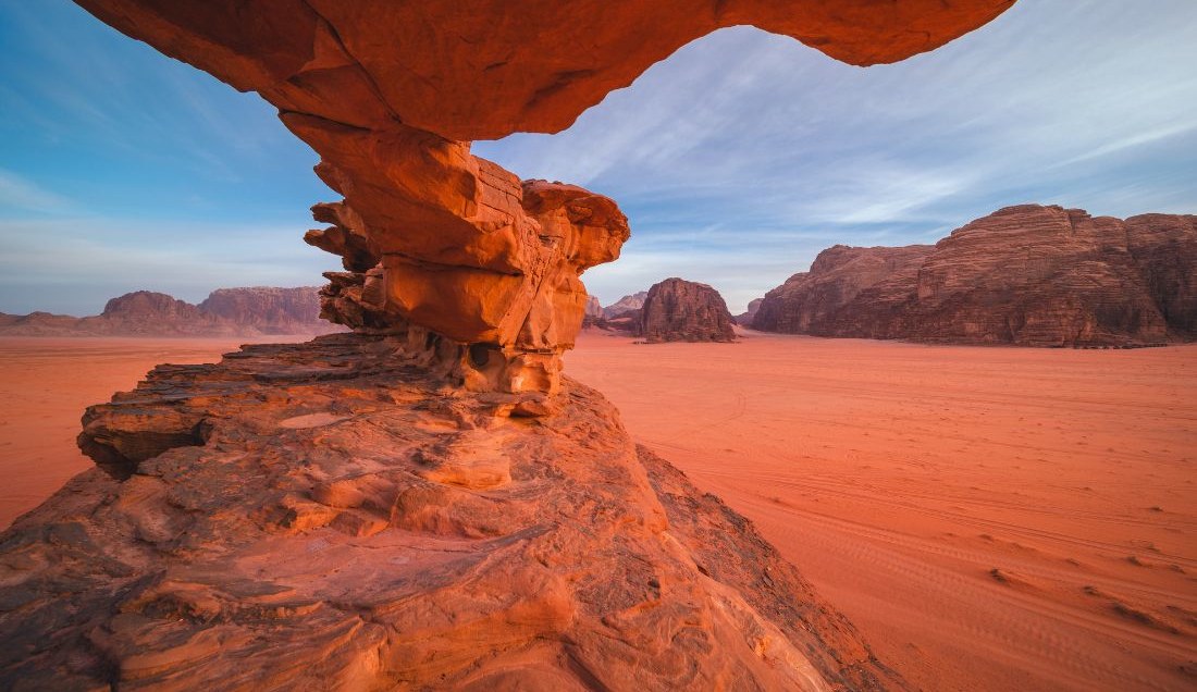 Visit the Desert of Wadi Rum