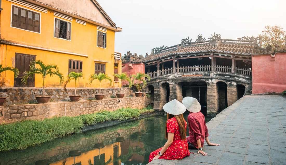 See the iconic Japanese Covered Bridge in Hoi An