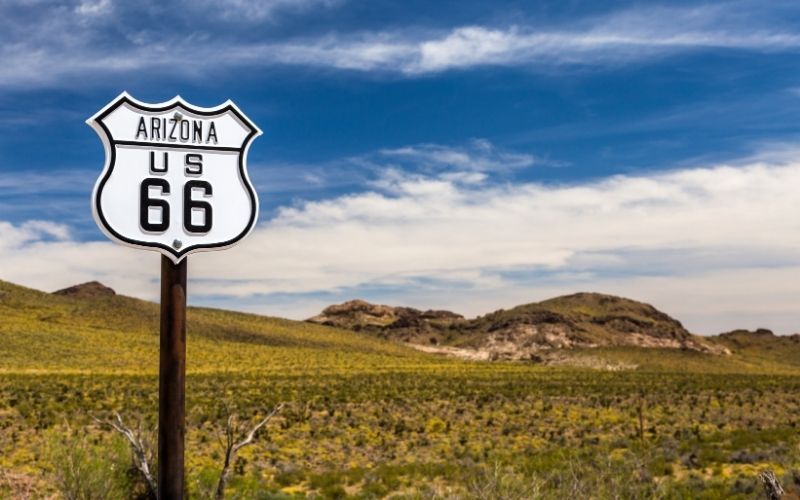 Guided tour of Route 66 in Arizona desert