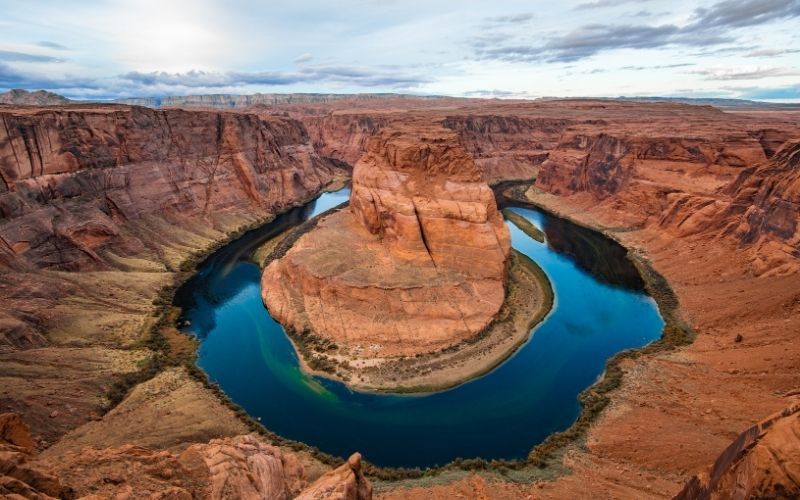 Guided Tours of Arizona Horseshoe Bend meander of Colorado River in Glen Canyon