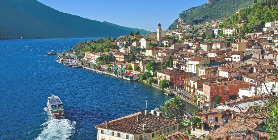 Try Cedrata Soda in Lake Garda.jpg