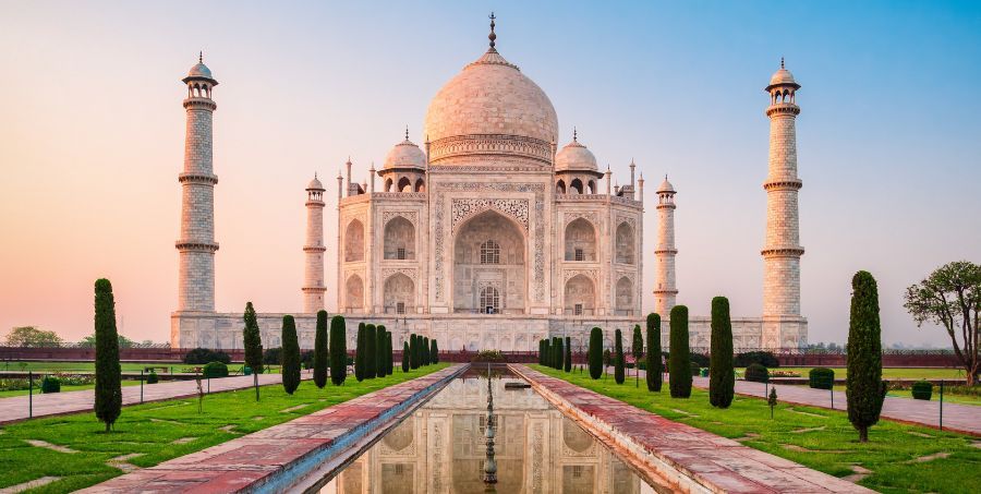 Taj-Mahal-Agra-Iconic-Building.jpg