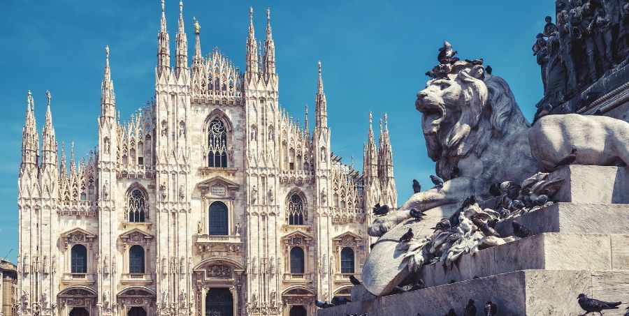 Milan_Cathedral_with_Lion_sculpture_Italy.jpg