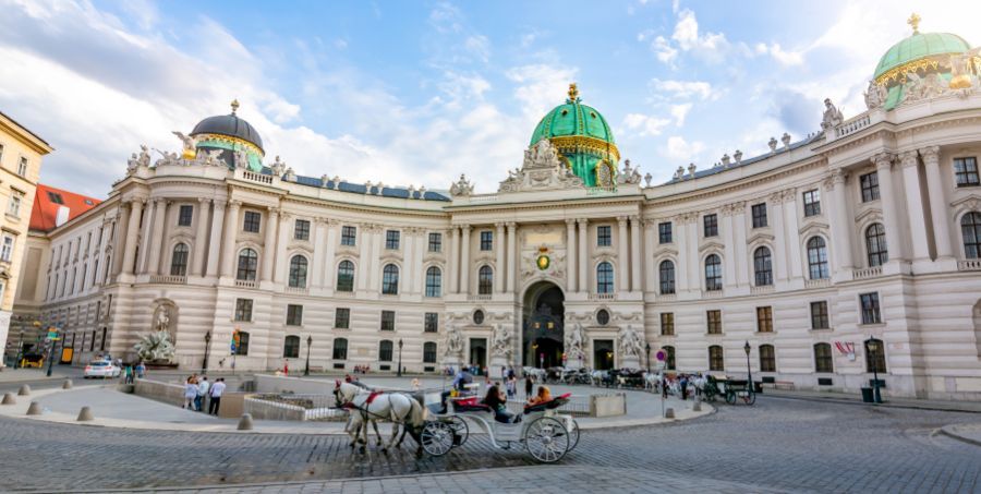 Hofburg_palace_Vienna.jpg