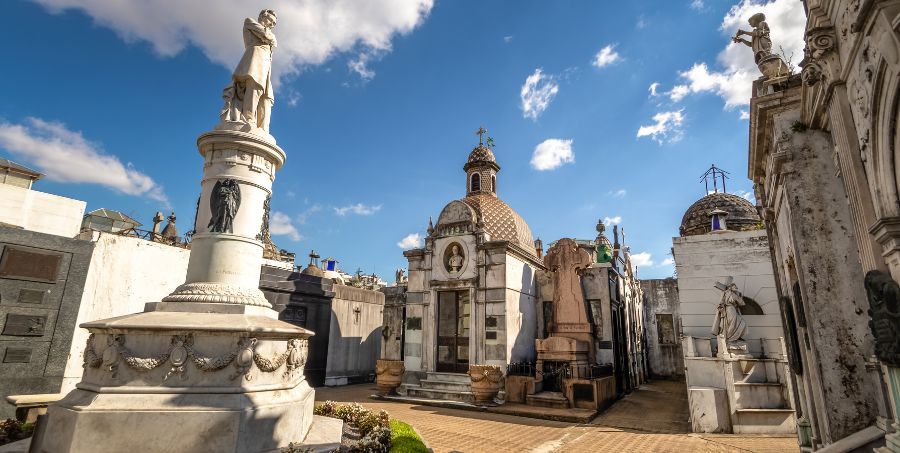 Recoleta_Cemetery_Buenos_Aires.jpg