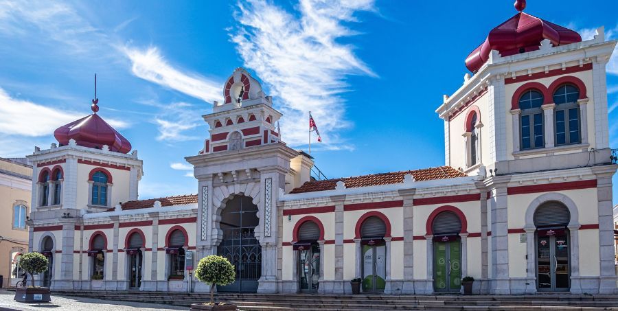 Market hall of Loule in Algarve.jpg