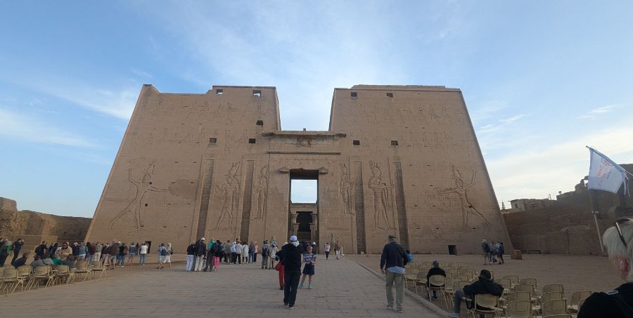 Temple of Edfu.jpg