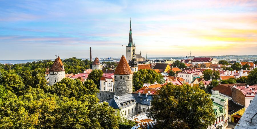 Medieval walled city of Tallinn.jpg