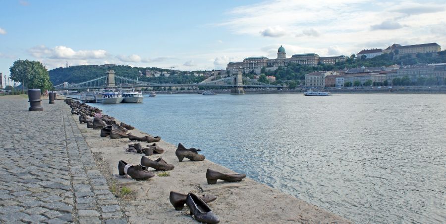 Shoes on the Danube Bank in Budapest.jpg