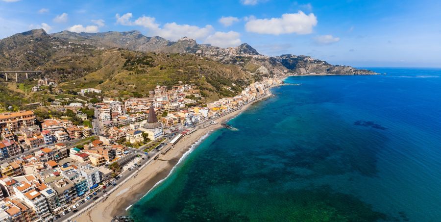 Giardini Naxos.jpg
