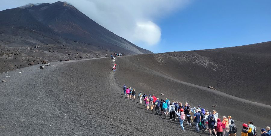 Group-people-walking-Mount-Etna.jpg
