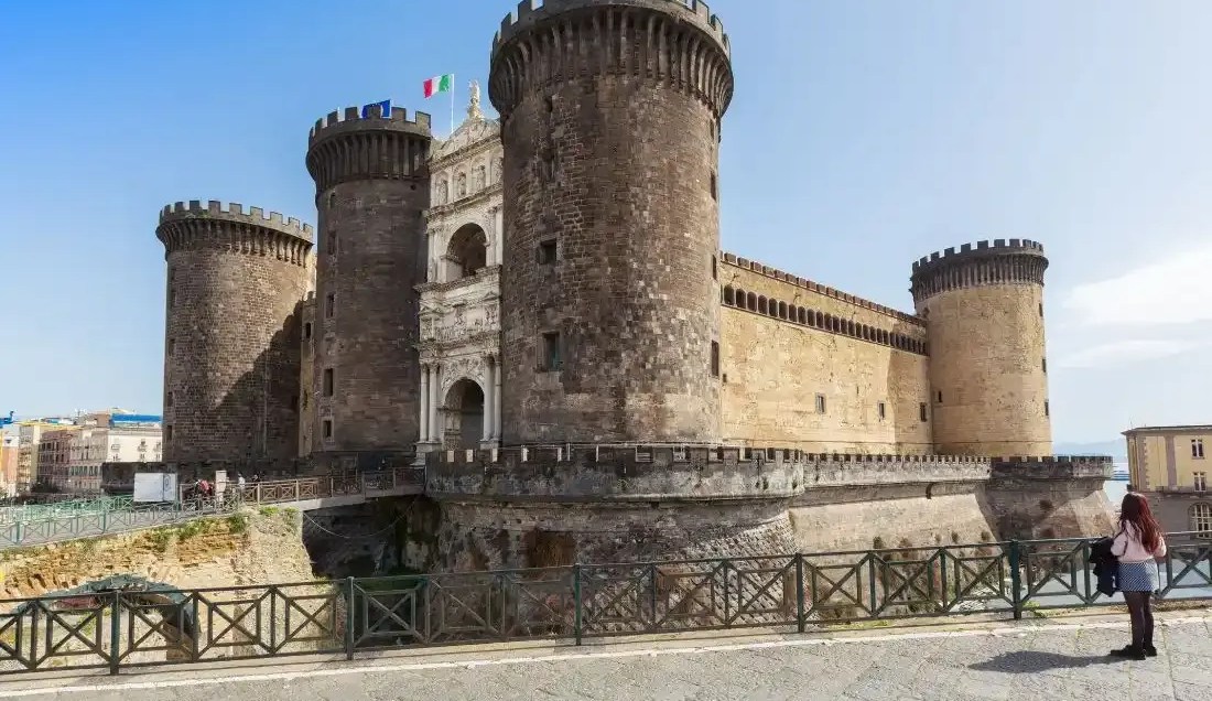 Discover Castel Nuovo