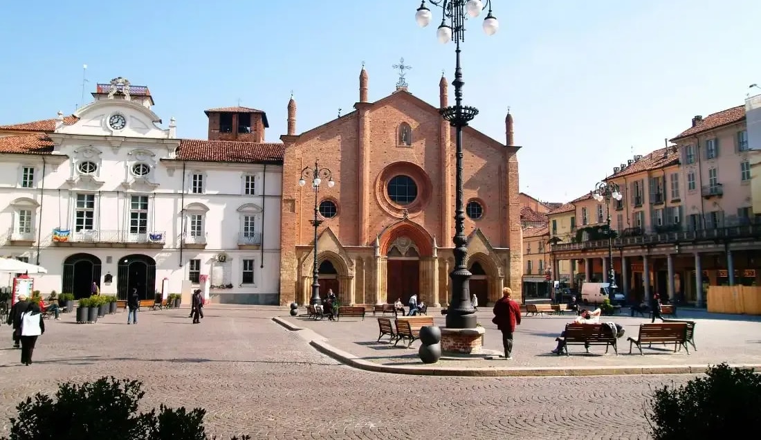 Discover Asti old town