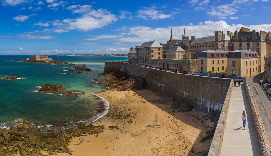 Discover the scenic coastal town of Saint-Malo