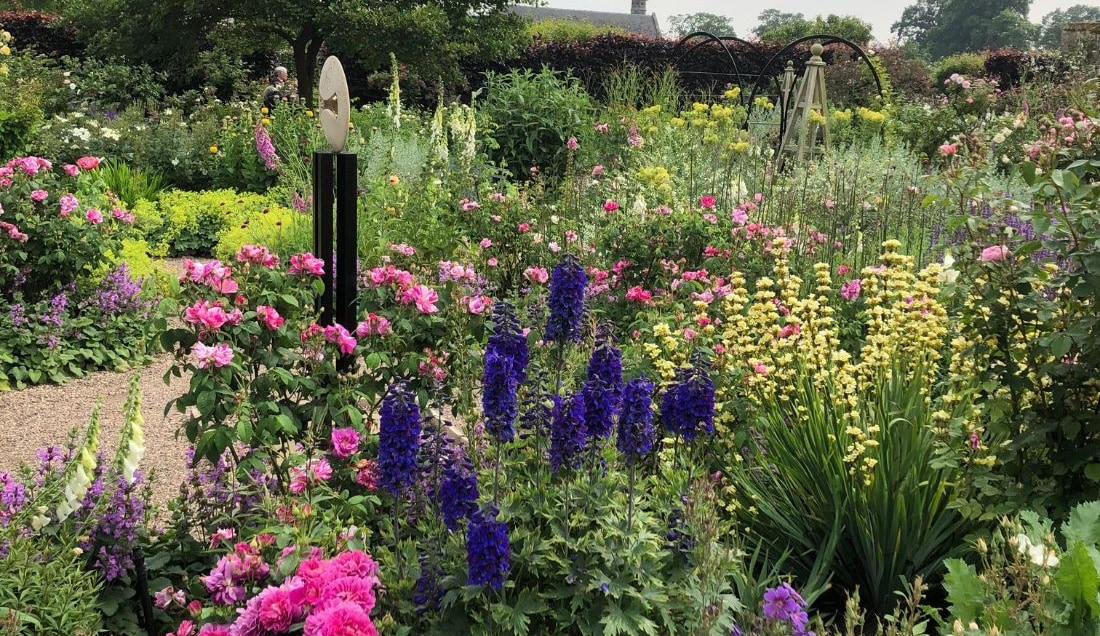 Discover Coughton Court Garden