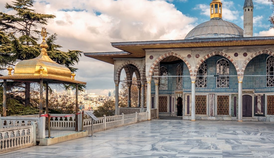 Discover Topkapi Palace in at your leisure