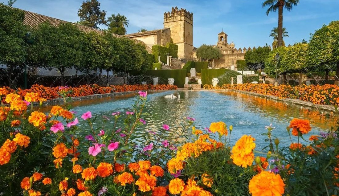 Explore Alcazar of the Christian Monarchs