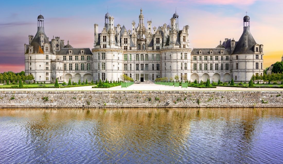 See the iconic Chambord castle,