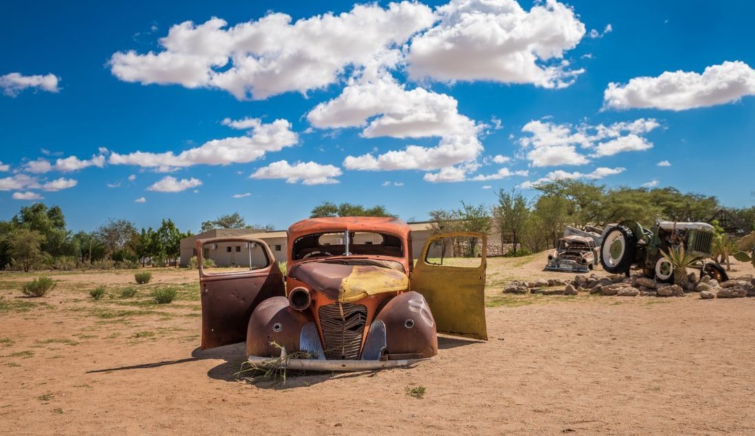 Discover the quirky charm of Solitaire