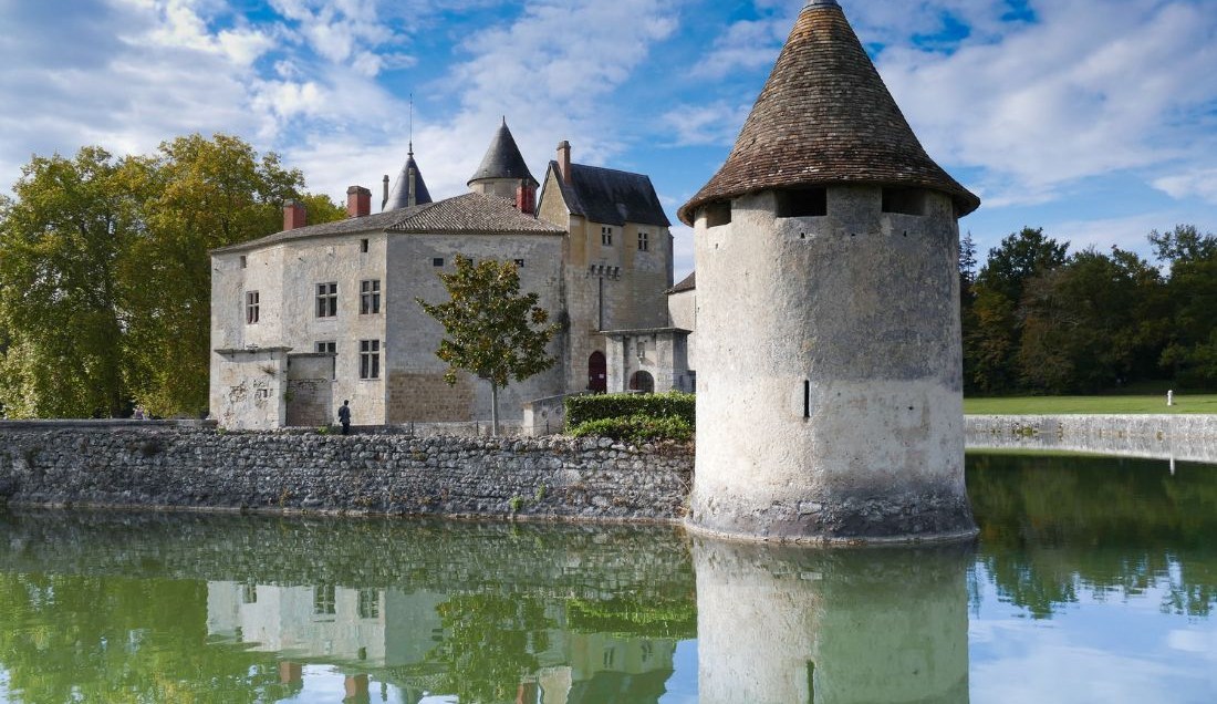 Visit the medieval Château de la Brède