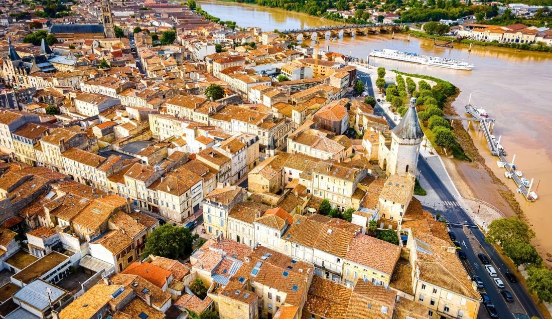 Discover the riverside charm of Libourne